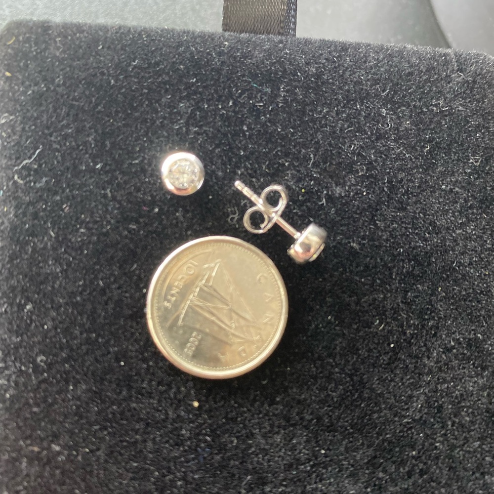925 ROUND CZ STUDS - Picture 3 of 3
